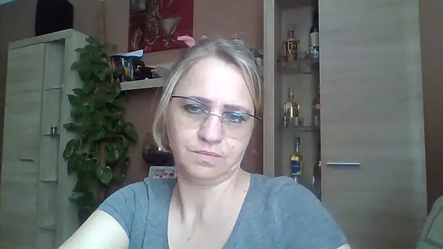 BLONDKICIA1 Chat XXX in diretta