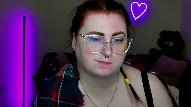 Alicia_love00 élő XXX-chatje