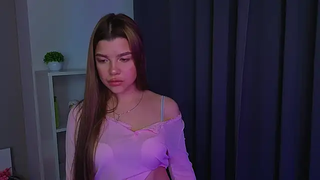 DelenaRines élő XXX-chatje