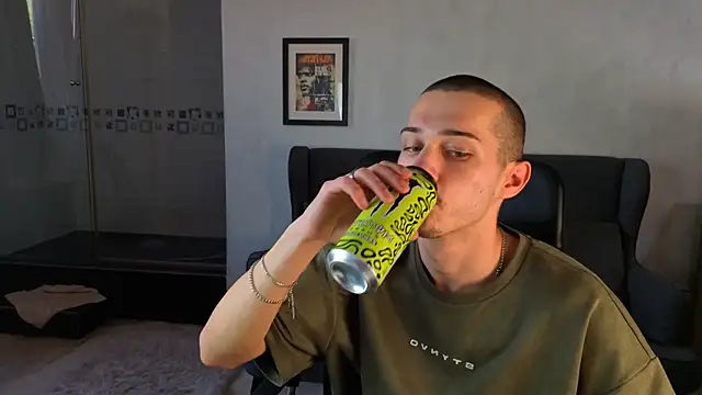 Chatroom XXX en direct de KaydenDrew