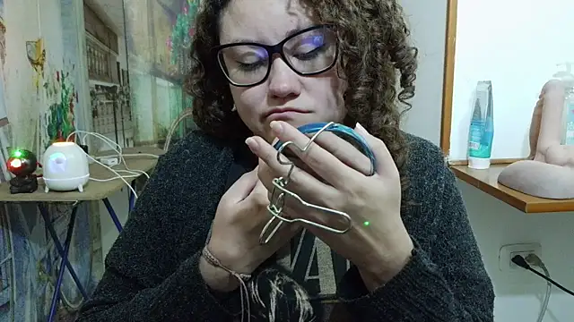 curly_greeneyed's Live XXX Chat