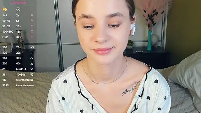 JinnyMcie: онлайн-секс-чат