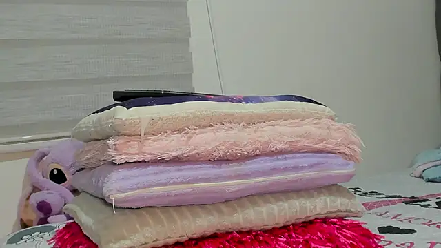 Elizabeth_18_'s Live XXX Chat