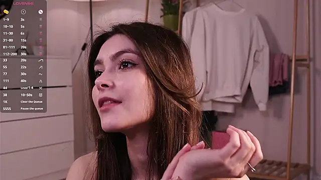 CherlyGuss Adlı Modelin Canlı XXX Sohbeti