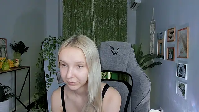 MaoqiBeverly 即時 XXX 聊天