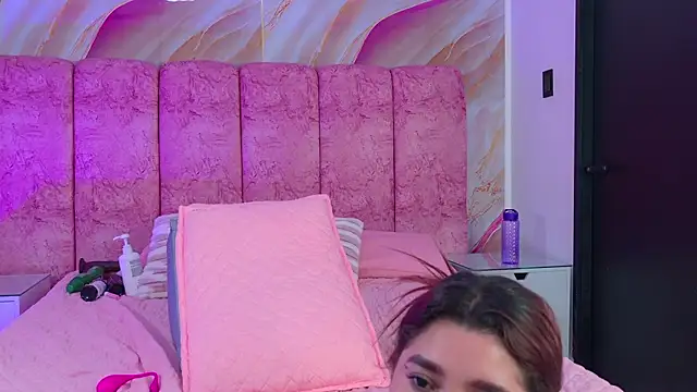 emmacurvy élő XXX-chatje