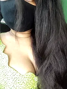 Idhika-Paul Live XXX-Chat