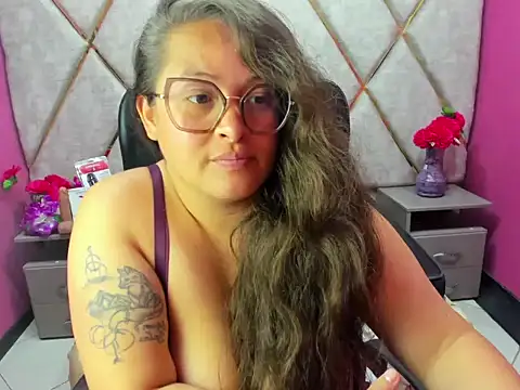 Sarah_Boobs_ élő XXX-chatje