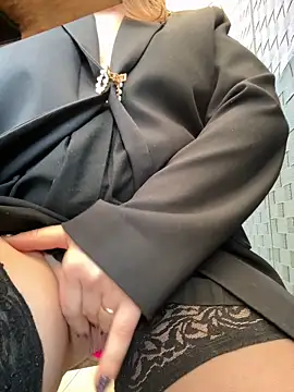 Show modela CrazyTori na web-kameri