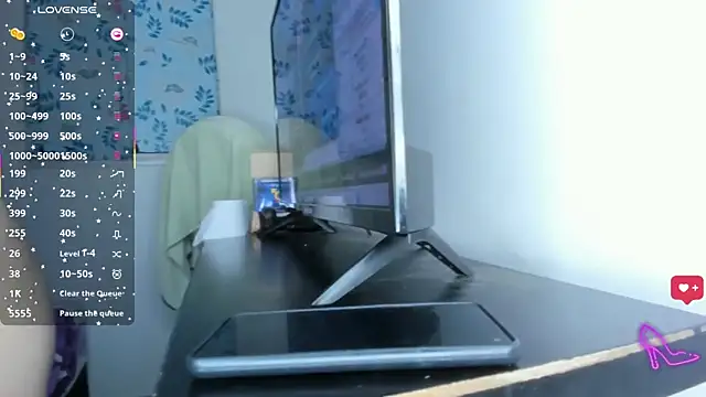 XXX chat uživo modela Ninna_Vergara