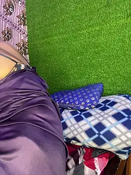 Chat +18 de CUTI-NAINA ao vivo