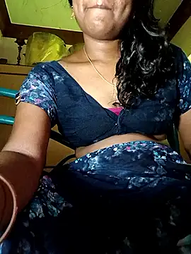 Show modela Tamil_Kavitha na web-kameri