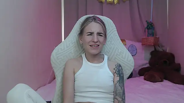 DeboraHornyのライブXXXチャット