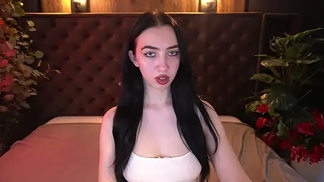 WildKittenX_ élő XXX-chatje