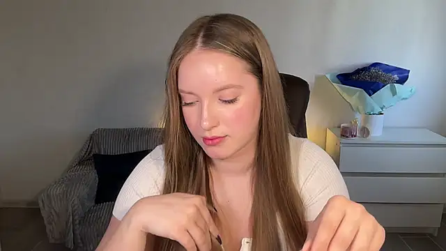 EvaMaddison 即時 XXX 聊天