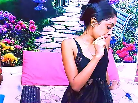 IndianPretty14u2Luv Chat XXX live