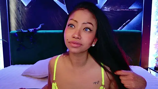 แชท XXX สดของ ElyaQuinn