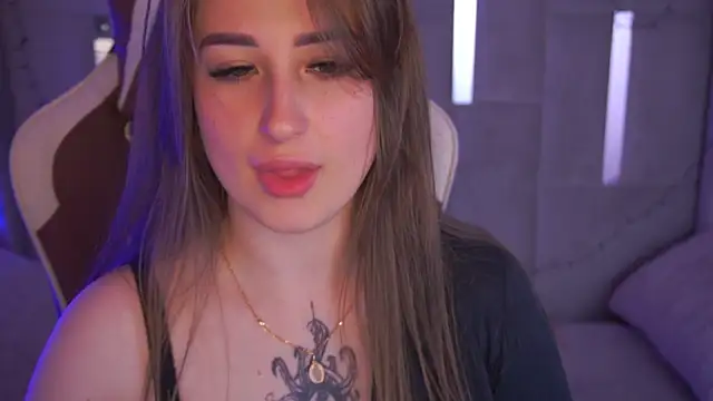 GentleAdellee Chat XXX in diretta