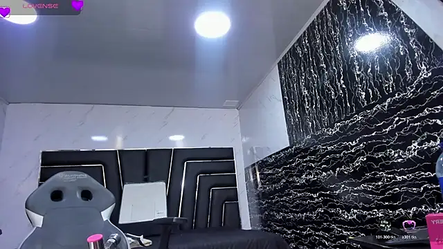 Ladyy_Scarlett's Live XXX Chat