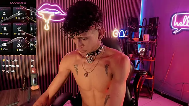 Maximoking26 élő XXX-chatje