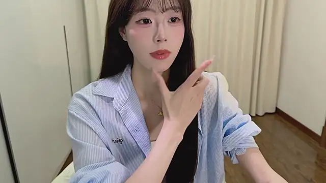 Onecutelittle 现场XXX聊天