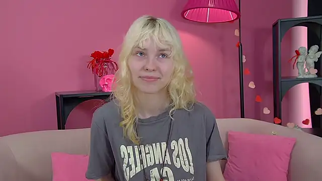 HannahHollis Adlı Modelin Canlı XXX Sohbeti