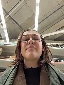 Chat +18 de RinaCat ao vivo