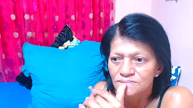 SLUTTYROXYのライブXXXチャット