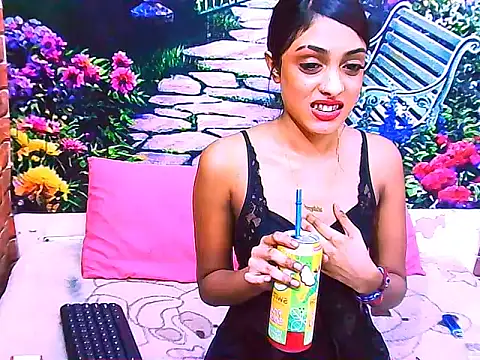 IndianPretty14u2Luv Live XXX Chat