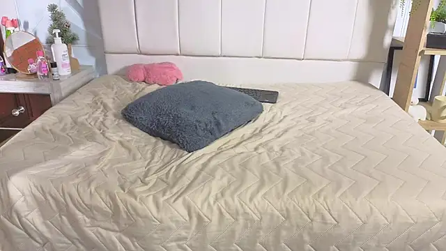 Emily_and_Sebastiannn – Naživo XXX chat