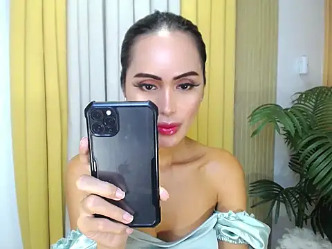 Show modela HeavenlyStarlight na web-kameri