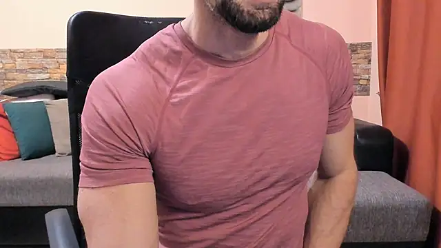 HotHunkTrainer: онлайн-секс-чат