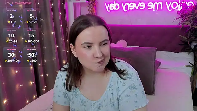 FeralPeach's Live XXX Chat