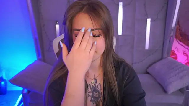 GentleAdellee Chat XXX live