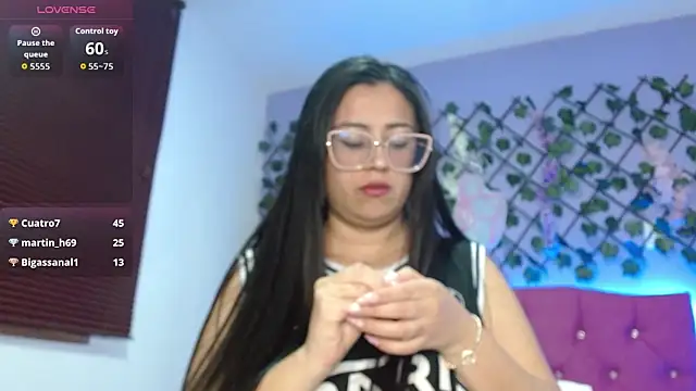 Chat XXX en directo de Sophie-Hot-