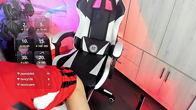 Saimonvela Live XXX Chat