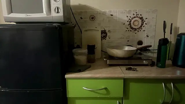 AquilineOrites 即時 XXX 聊天