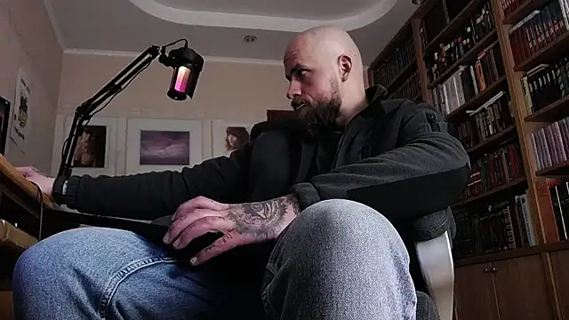 Онлайн чат XXX FindomJason