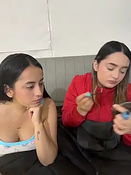 Antonella_Julieta Pertunjukan Webcam