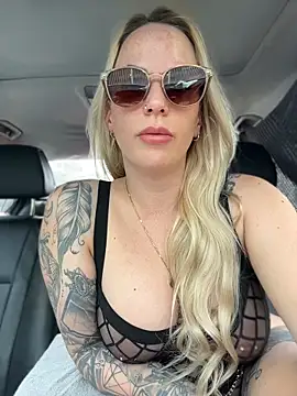 June695_ Webcam-Show