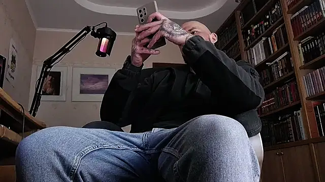 Онлайн чат XXX FindomJason