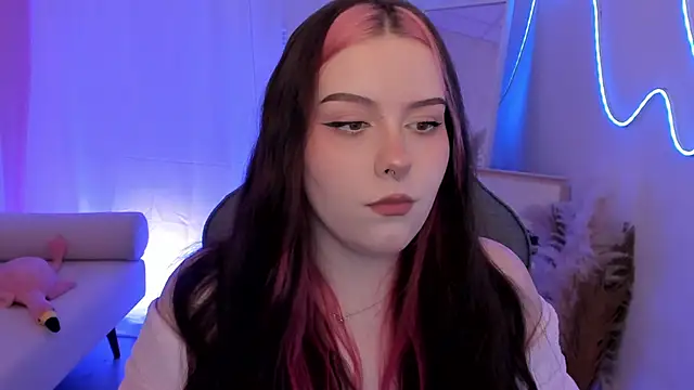 CoraMiel Adlı Modelin Canlı XXX Sohbeti