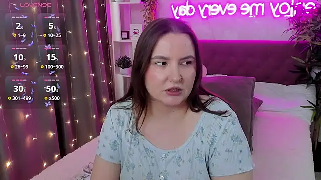 FeralPeach élő XXX-chatje