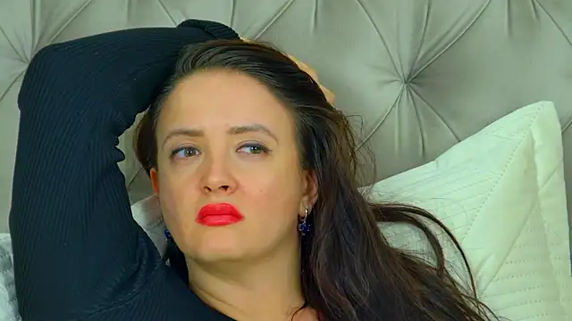 ElinaBellucci 即時 XXX 聊天