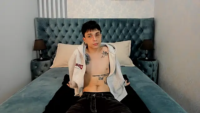 ClarkBev Adlı Modelin Canlı XXX Sohbeti