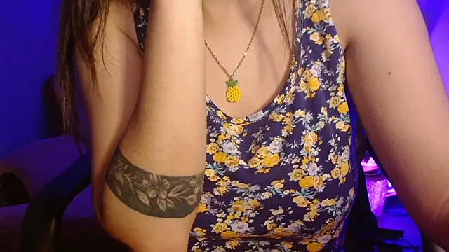 dominica-3 Adlı Modelin Canlı XXX Sohbeti