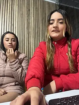 دردشة Antonella_Julieta الجنسية المباشرة