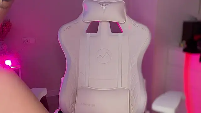 PinkNoir Show in webcam