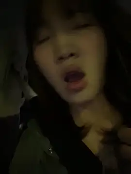 littleqiu Chat XXX in diretta