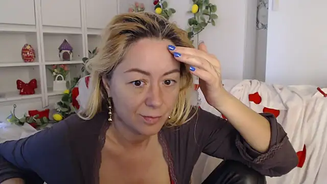 Chatroom XXX en direct de _karolynesyera_